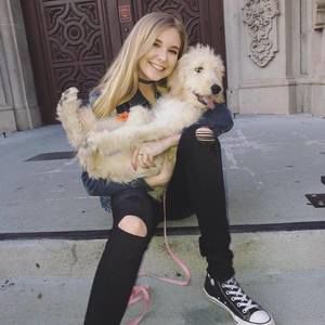 Meet your Posher, Mercedez